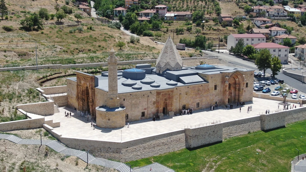 Anadolu'nun El Hamrası'na Ziyaretçi Akını