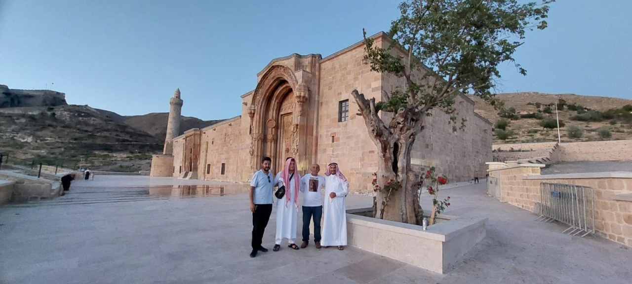 Arabistan'dan Sivas'a Geldiler, O Esere Hayran Kaldılar