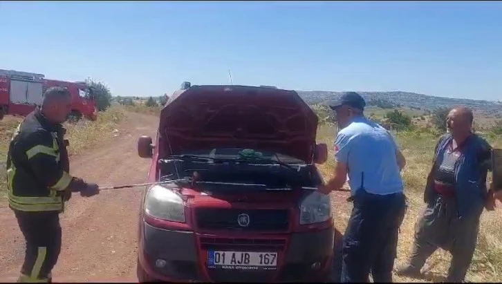 Araç Motorundan 1,5 Metre Uzunluğunda Yılan Çıktı