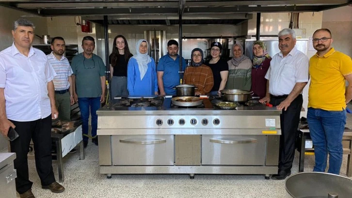 Aşçı Yardımcılığı Kursuna Yoğun İlgi