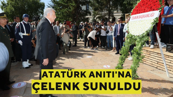 Atatürk Anıtı'na Çelenk Sunuldu