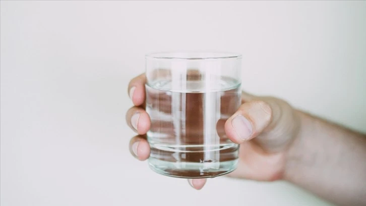 Az Su İçmek Böbrek Taşı Riskini Artırıyor