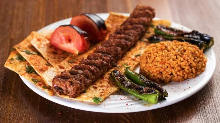 Bakanlık tek tek ifşaladı: Kebap diye bakın ne yedirmişler...