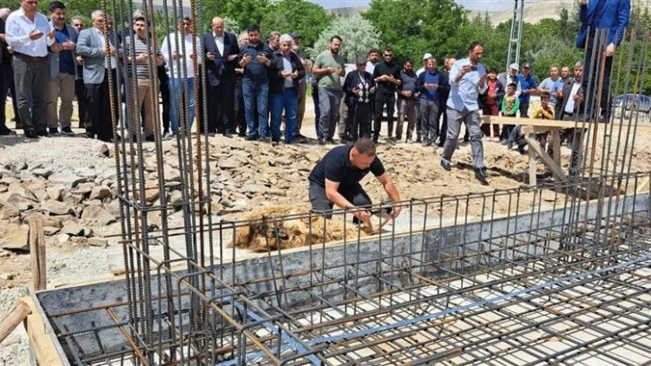 Deveci Cami’nin Temeli Atıldı