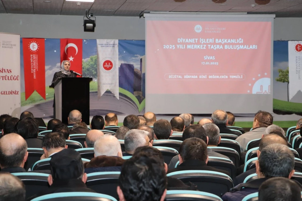 Diyanet Sivas'tan Uyardı! Dijital Dünya Tehlikeler Barındırıyor