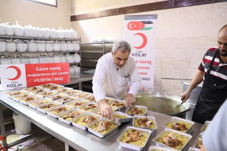 Gazze'de Sıcak Yemek Hizmeti