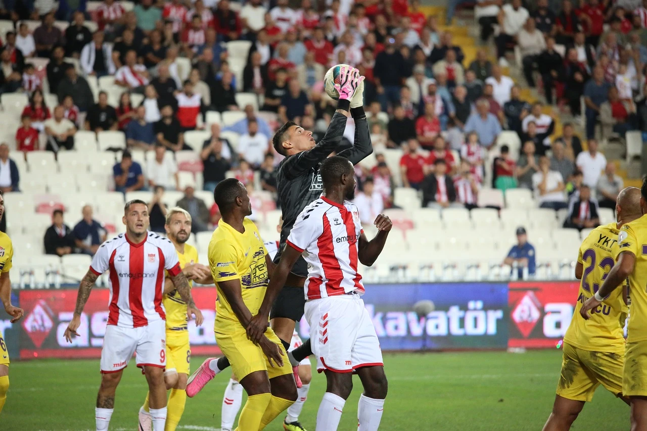 Güldür Yüzümüzü Sivasspor!