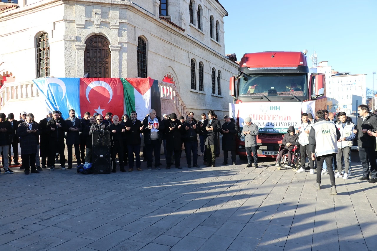 Sivas'tan Suriye'ye Yardım Tırı Gönderildi 