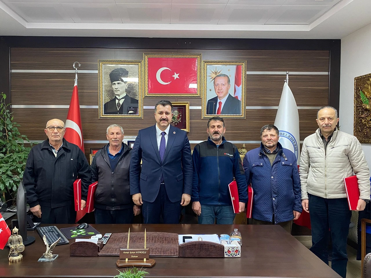  Belediyeden emekli olan işçilere teşekkür plaketi verildi 