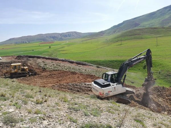 Hafik'te Yol Çalışmaları Devam Ediyor