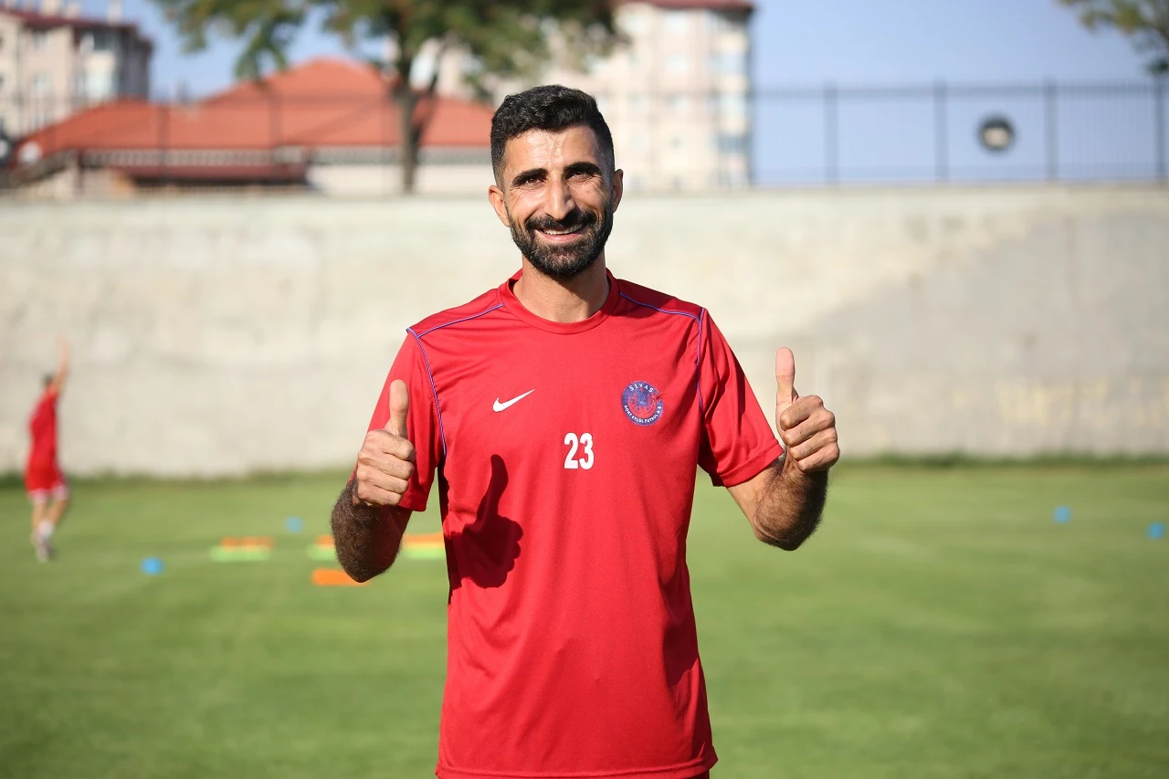 Hüseyin Ateş Haftanın Futbolcusu Seçildi