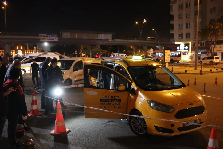 İlginç Olay Takside Kendini Vurdu