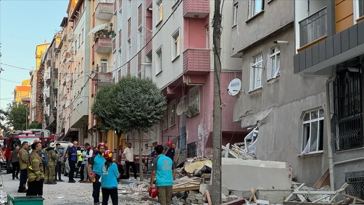 İstanbul'da Bir Bina Daha Çöktü!