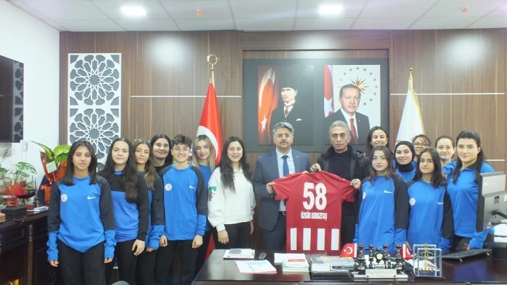 Kadın Futbol Takımı Polatlıspor Deplasmanına Uğurlandı