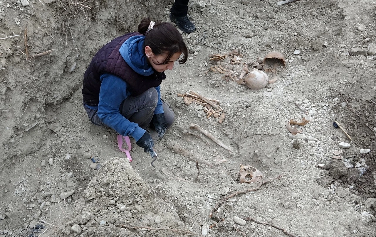 Kanalizasyon kazısında insan kemikleri bulundu