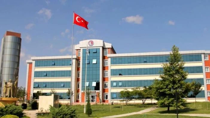 Kişiye özel ilan açıldı: Arkasından dekanın eşi çıktı