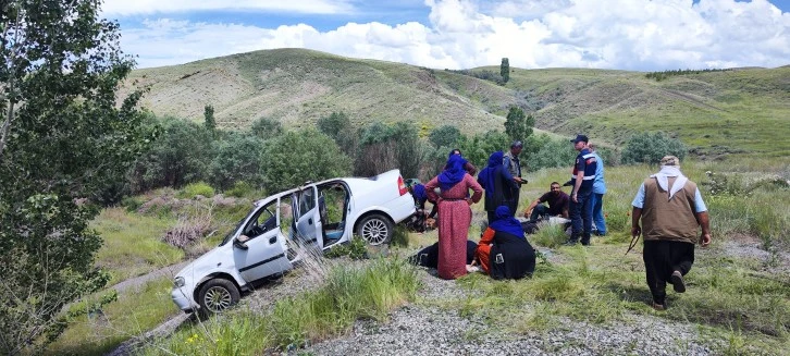 Mevsimlik işçilerin Olduğu Otomobil Kaza Yaptı