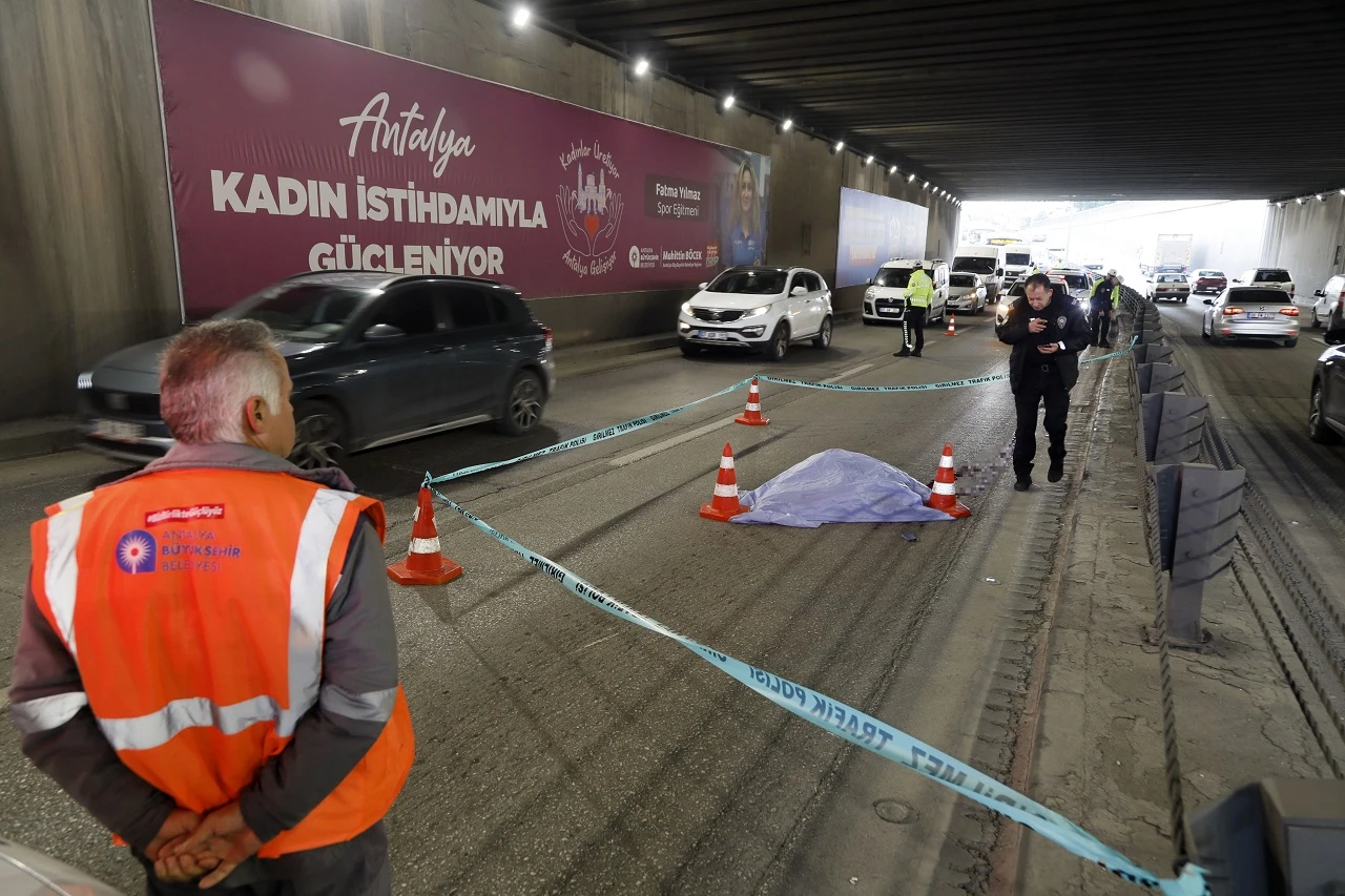 Motosikletten düşüp ölen gencin çalan telefonuna cevap veremediler