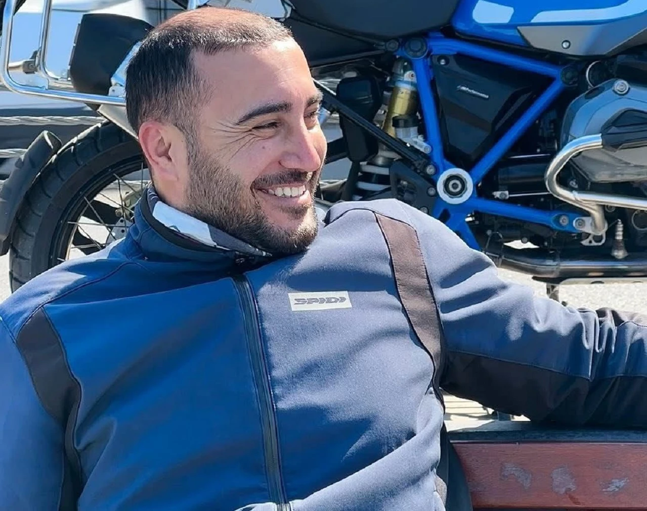 Otomobilin çarptığı motosikletli hayatını kaybetti