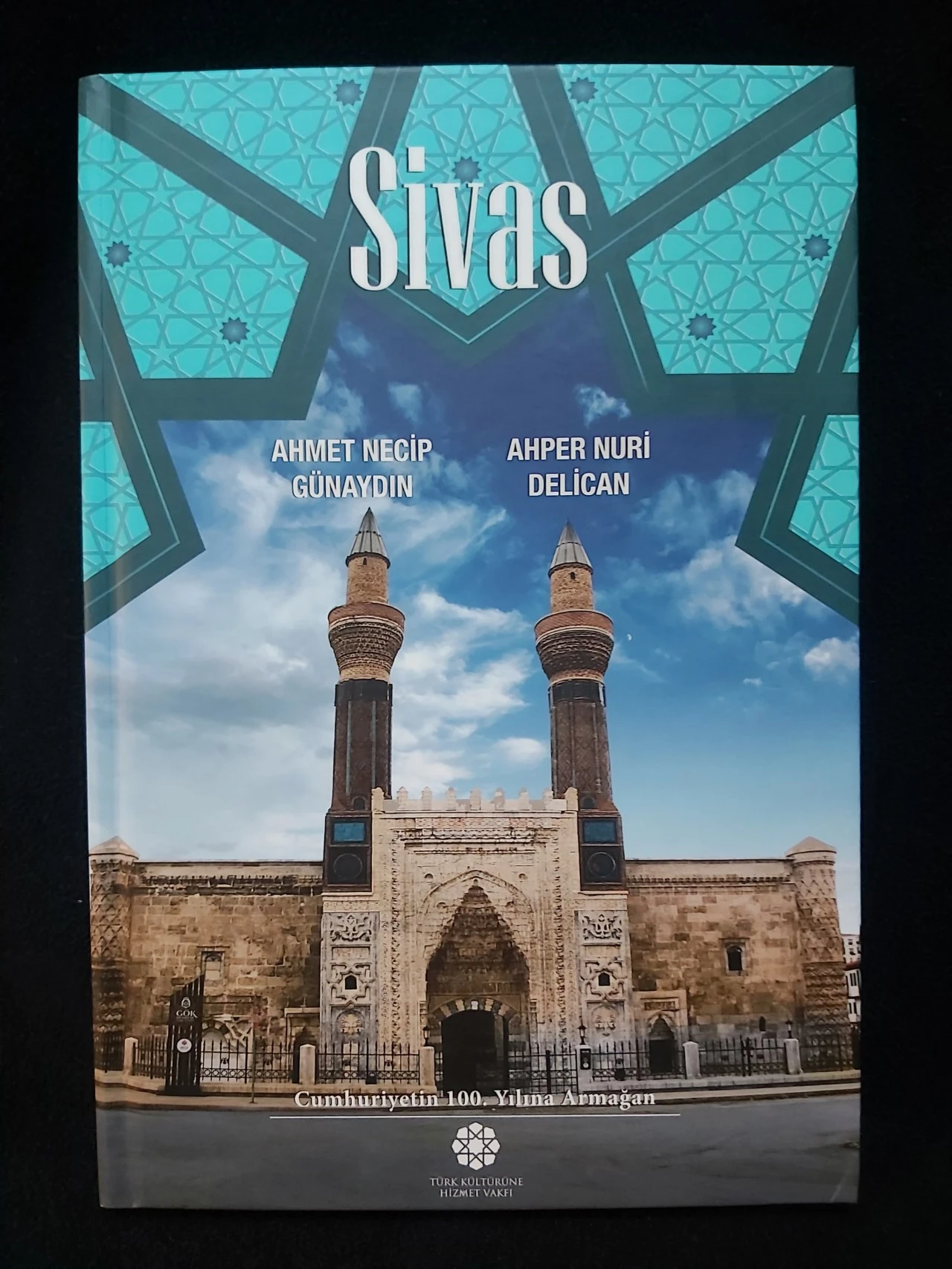 Sayfalarında Sivas’ı Taşıyan Kitap Kısa Sürede Tükendi