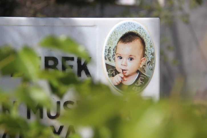 Şehit Bebek ve Annesi Mezarı Başında Anıldı