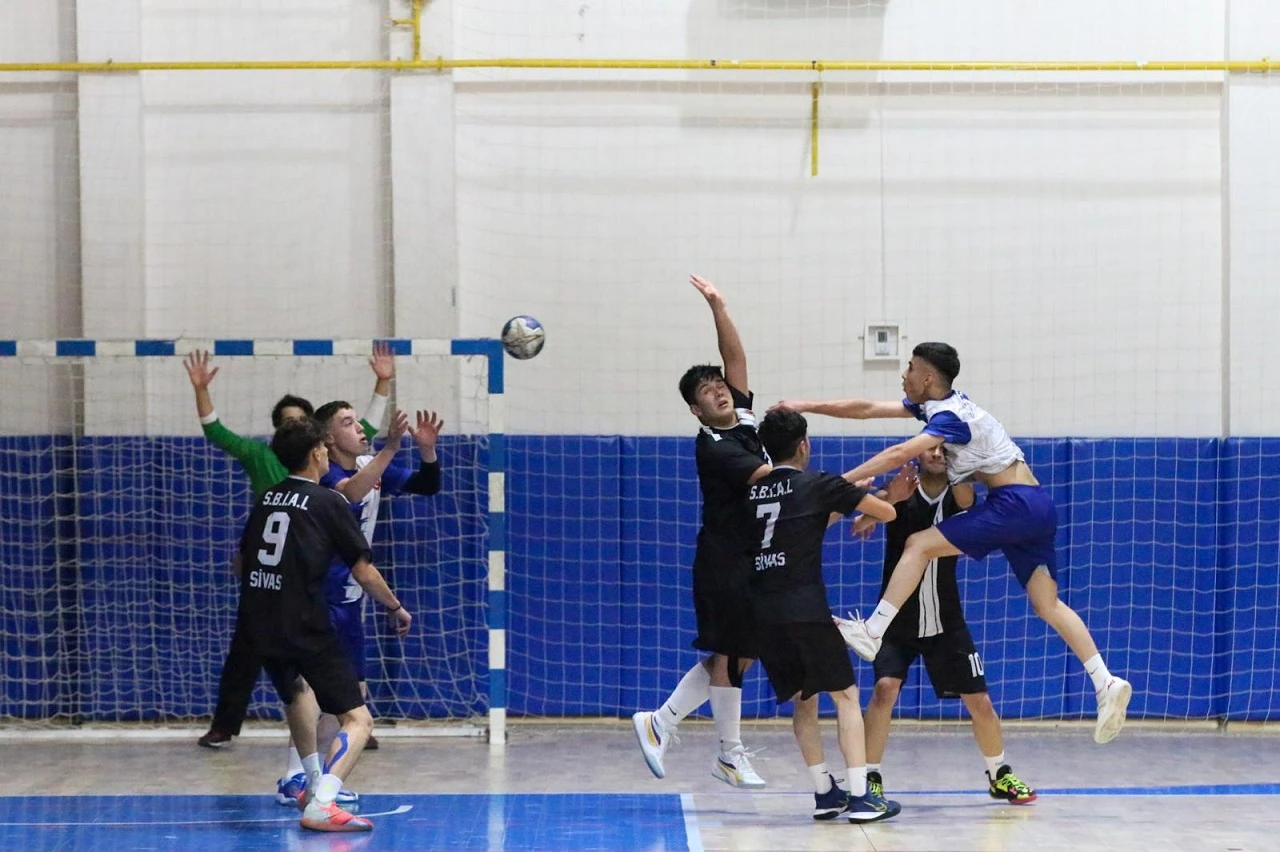 Sivas’a Bir Yeni Spor Salonu Daha