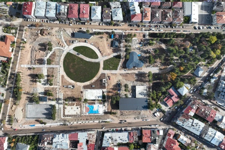 Sivas'ın Yeni Millet Bahçesi Hızla Yükseliyor