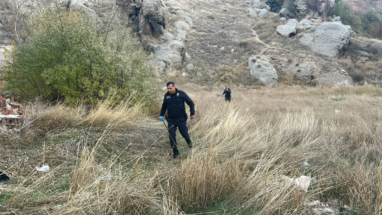 Sivas Polisi Bebeği Bırakanları Arıyor!