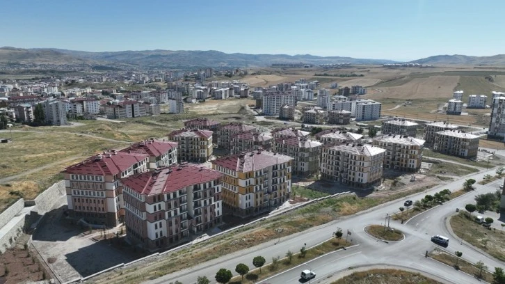 Sivas'ta Hak Sahipleri Yeni Evlerine Kavuşuyor