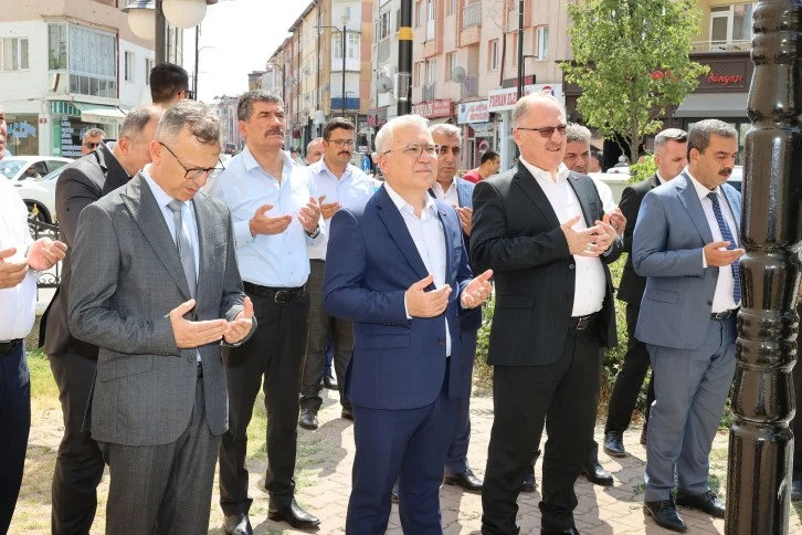Sivas'ta Heyet-i Temsiliye Üyelerine Dua  