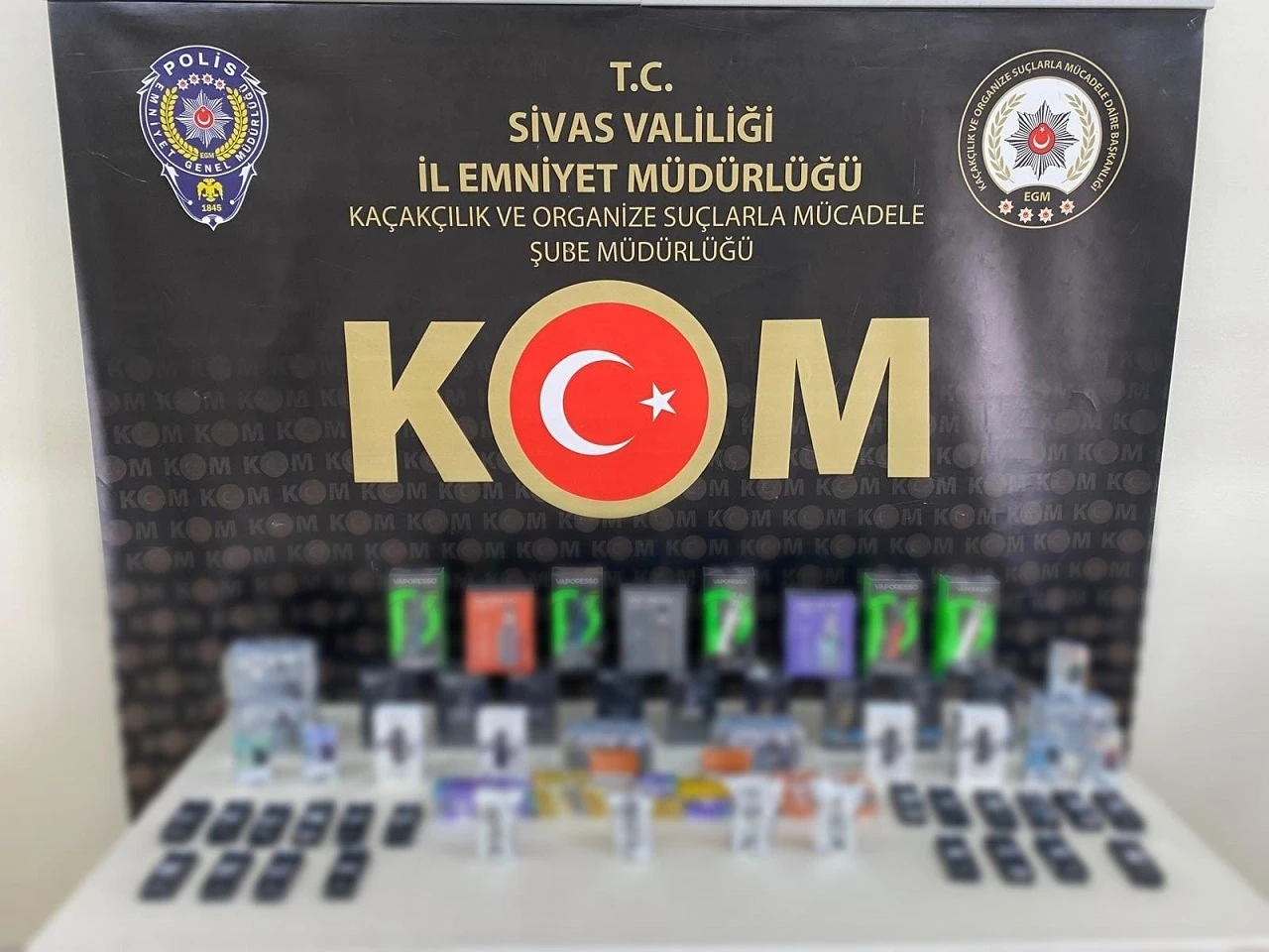 Sivas’ta Kaçakçılar Polisten Kaçamadı 