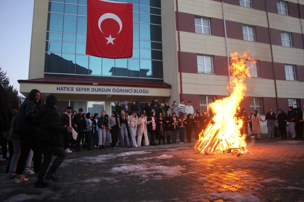 Sivas'ta Öğrenciler Kış Etkinliğinden Buluştu