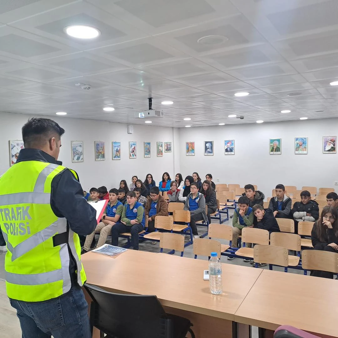 Sivas'ta Öğrencilere Trafik Eğitimi