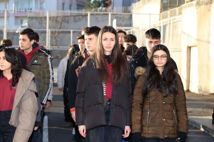 Sivas’ta Okullarda Saygı Duruşu