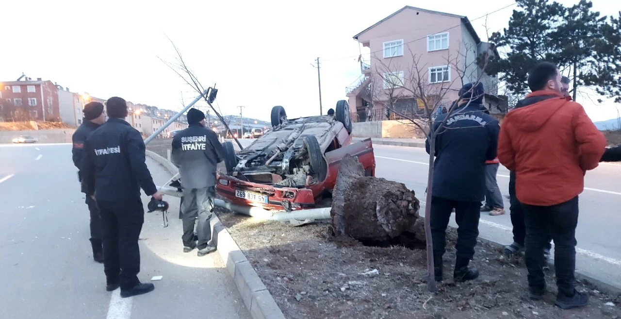 Sivas'ta Otomobil Devrildi: 1 Yaralı