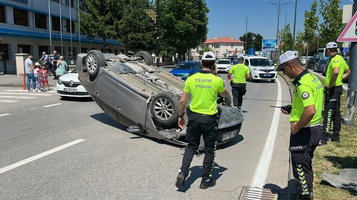 Sivas'ta Otomobil Takla Attı: 1 Yaralı