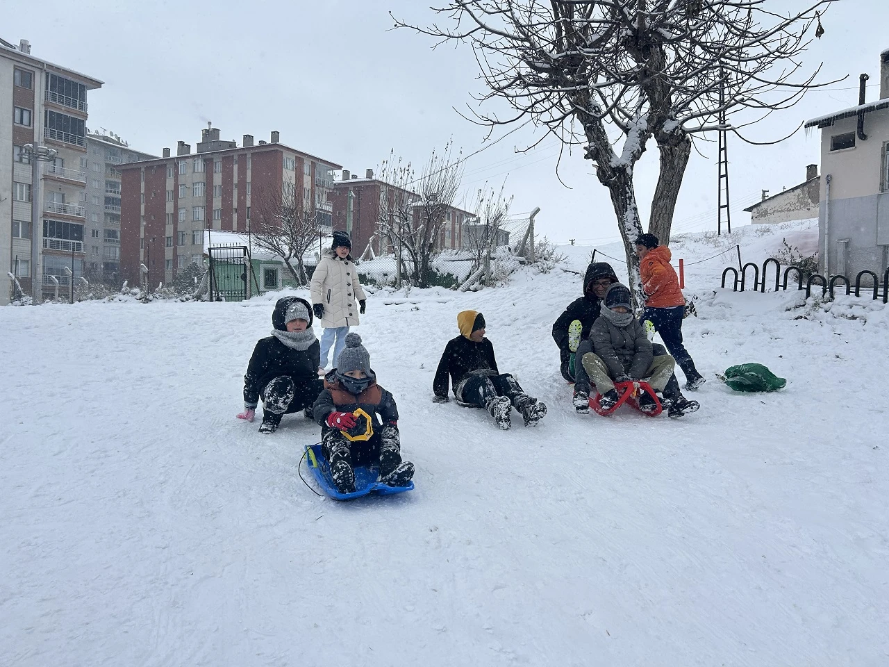 Sivas'ta Oyun Parkı Kayak Pistine Dönüştü