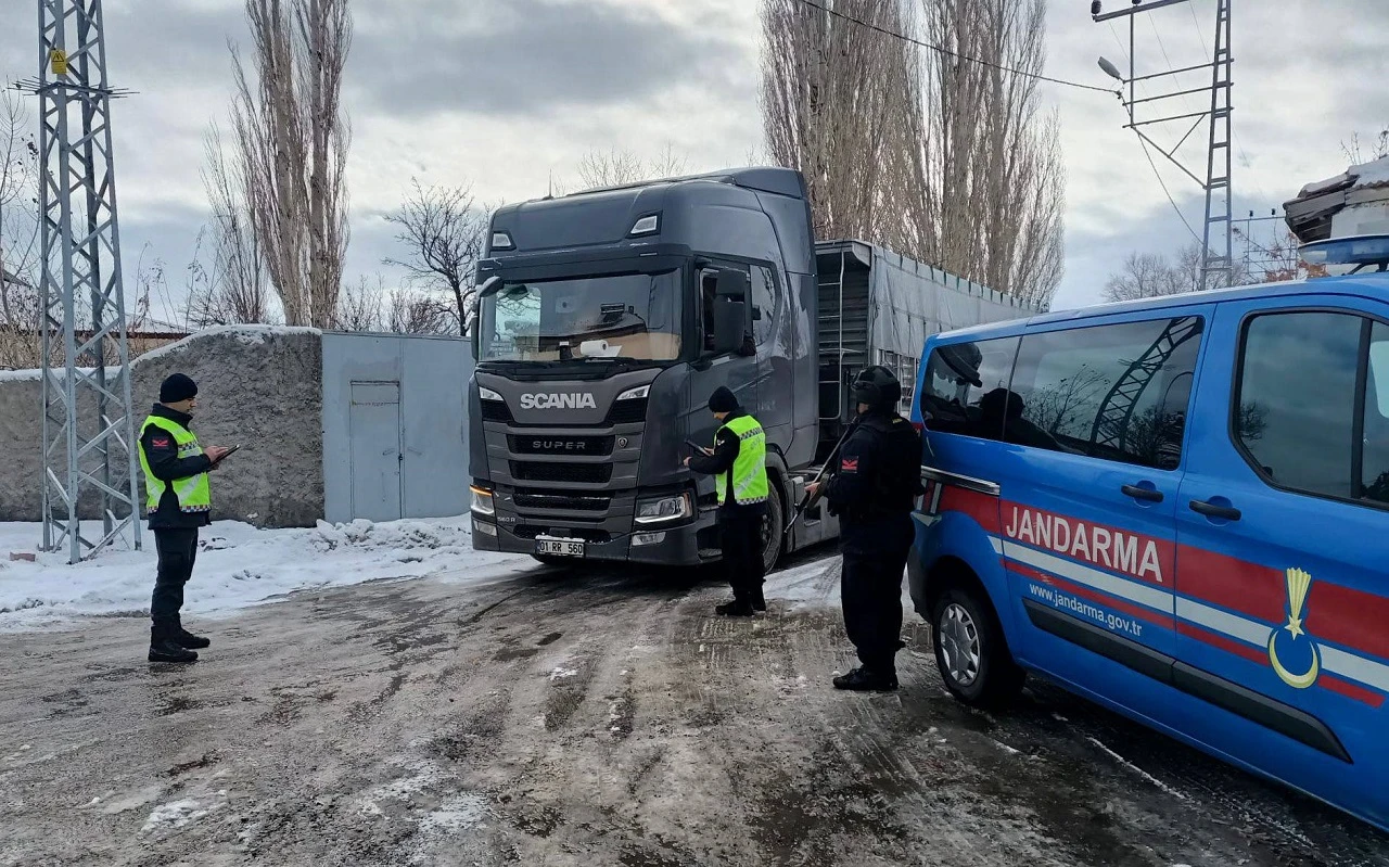 Sivas'ta Polis ve Jandarma Huzuru Sağladı