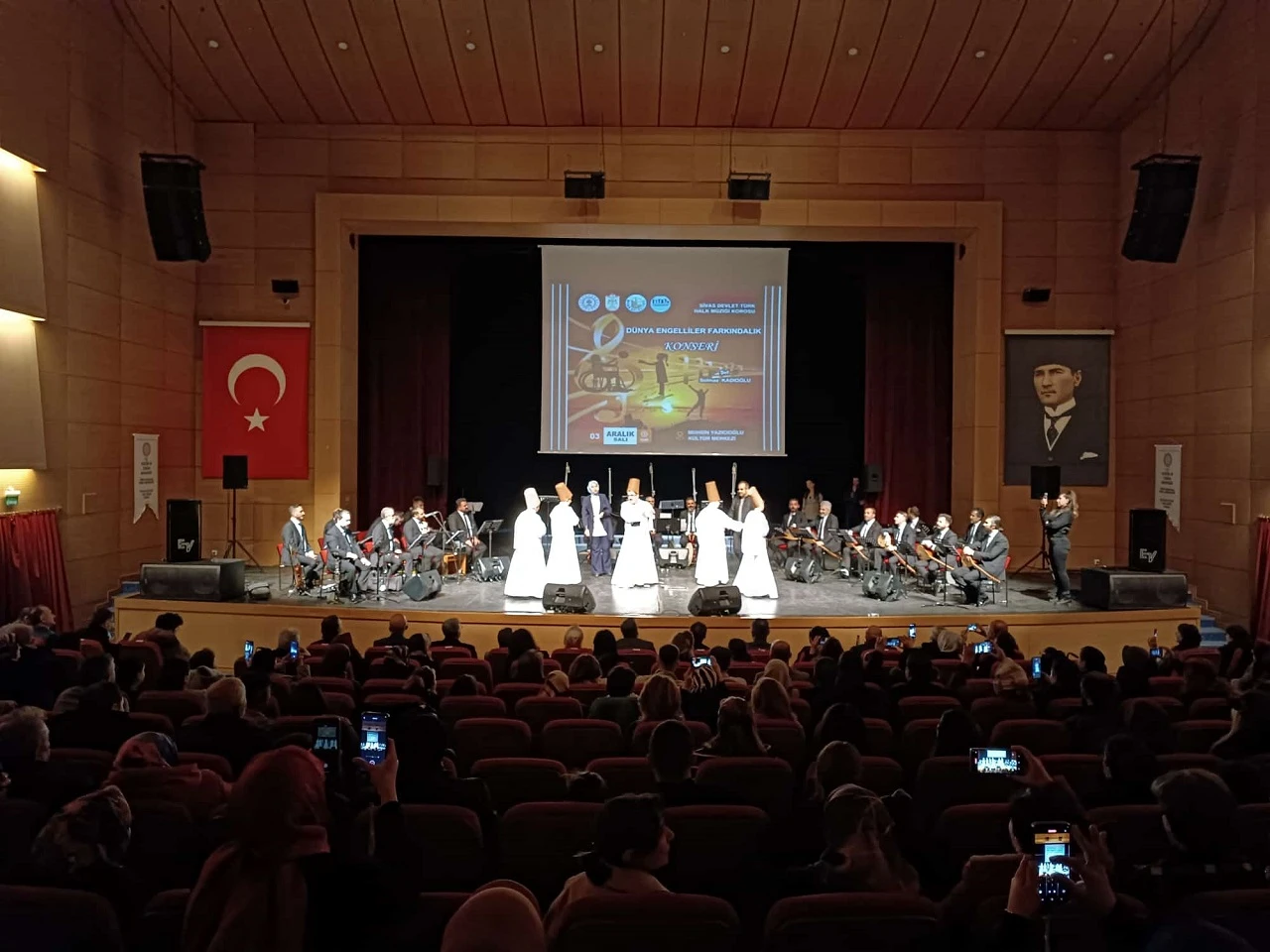 Sivas'ta THM Korosu konser verdi