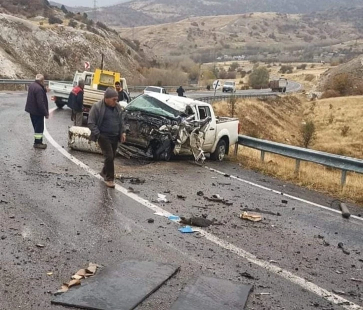 Sivas'ta Trafik Kazası: 2 Yaralı