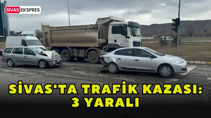 Sivas'ta İki Otomobil Çarpıştı: 3 Yaralı