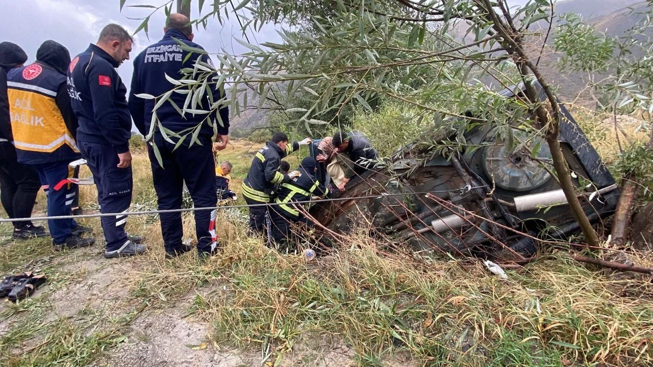 Sivas Yolunda Feci Kaza, Sıkışan Kadın İçin Ekipler Seferber Oldu