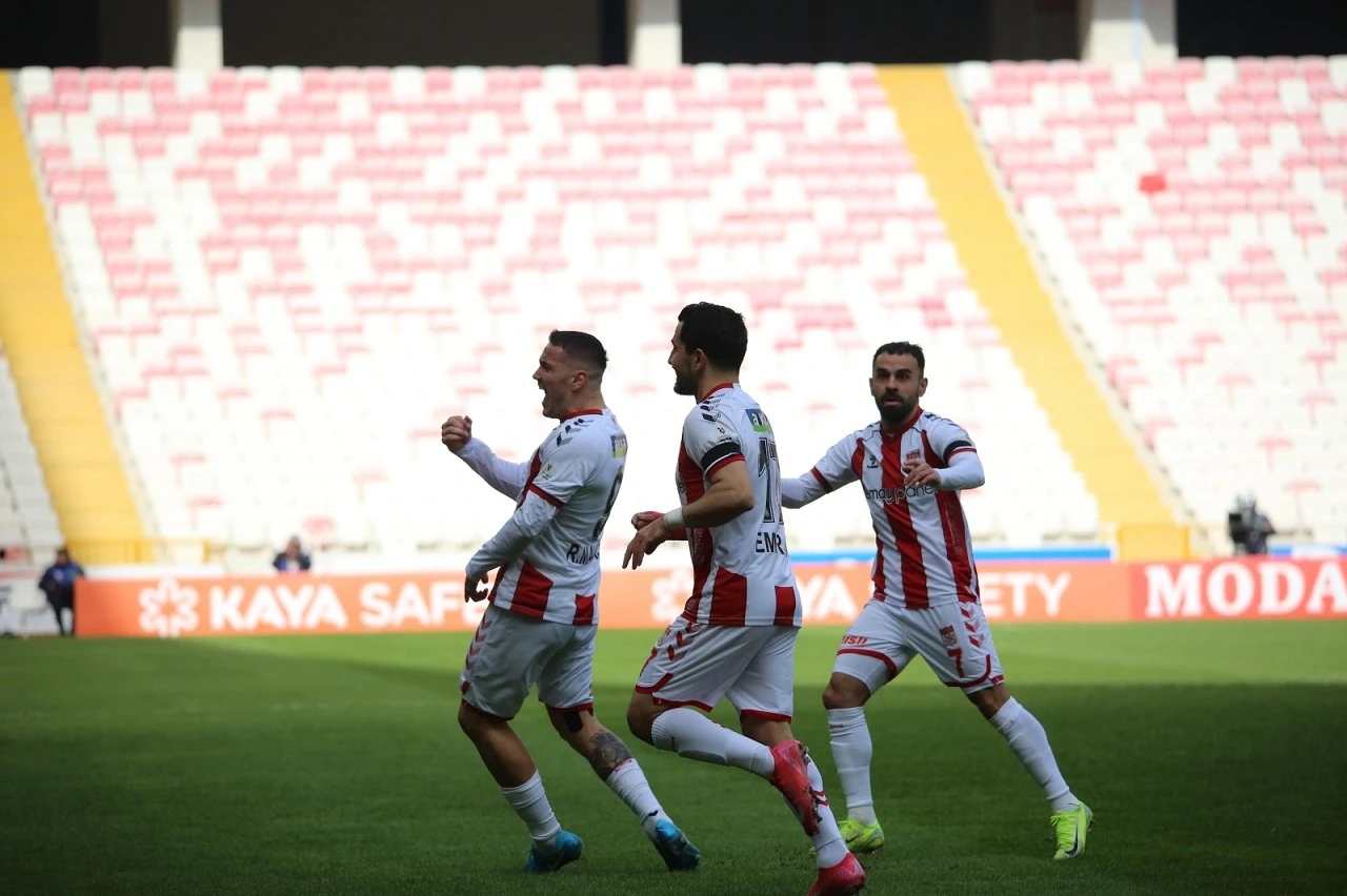 Sivasspor 13. Sıraya Yükseldi