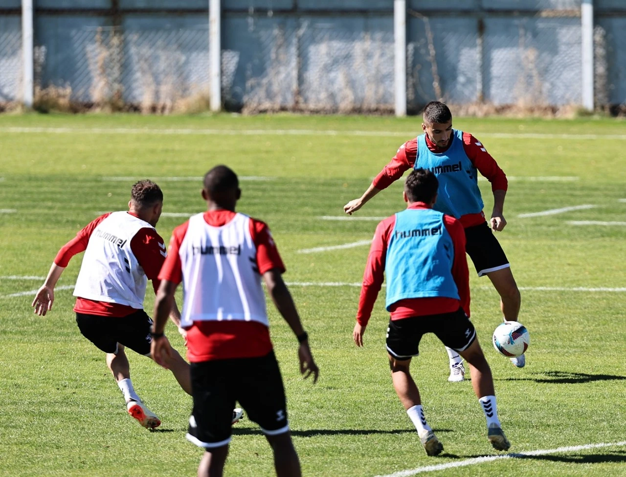 Sivasspor'da Hatay Hazırlığı Sürüyor