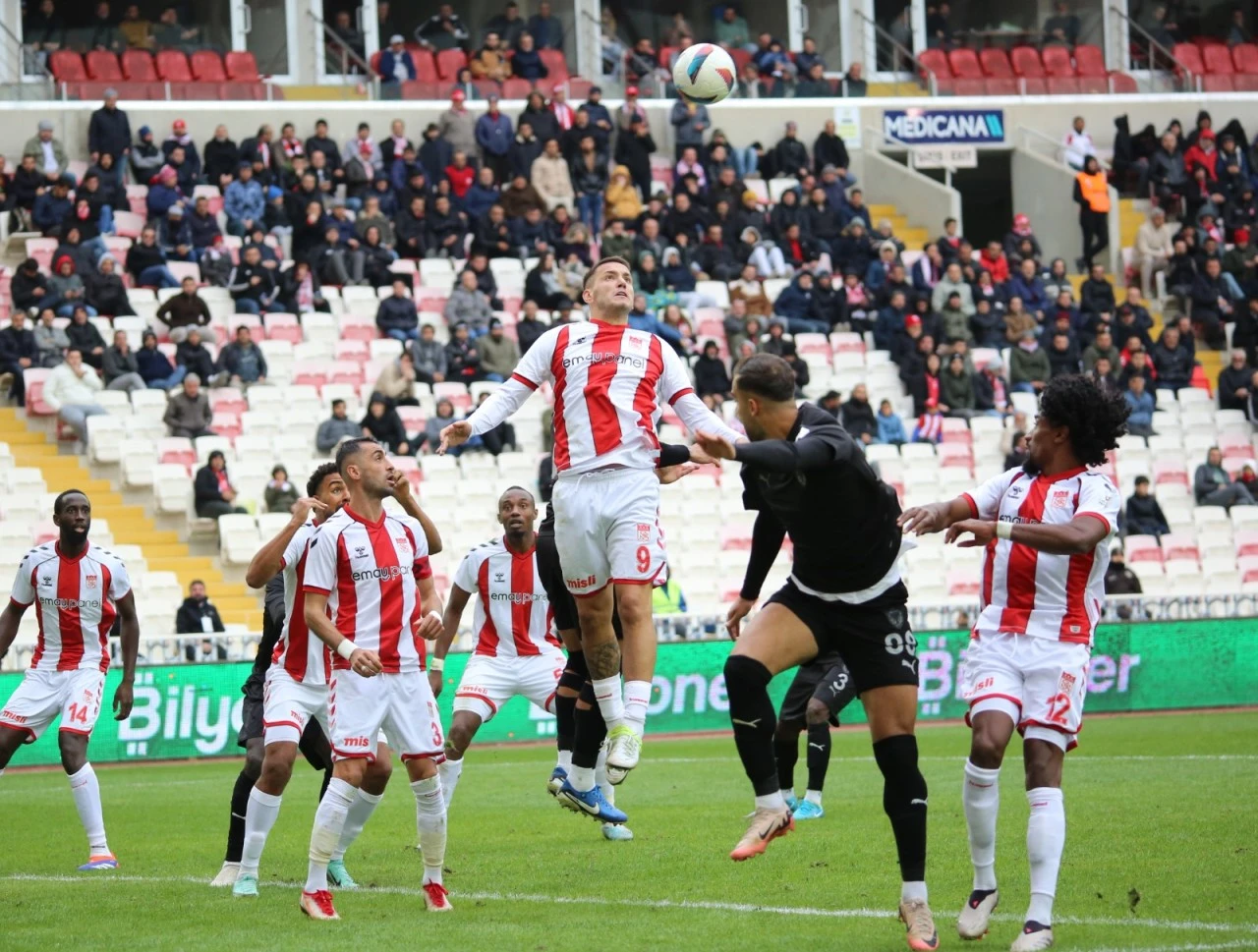 Sivasspor'da Rey Manaj Farkı 