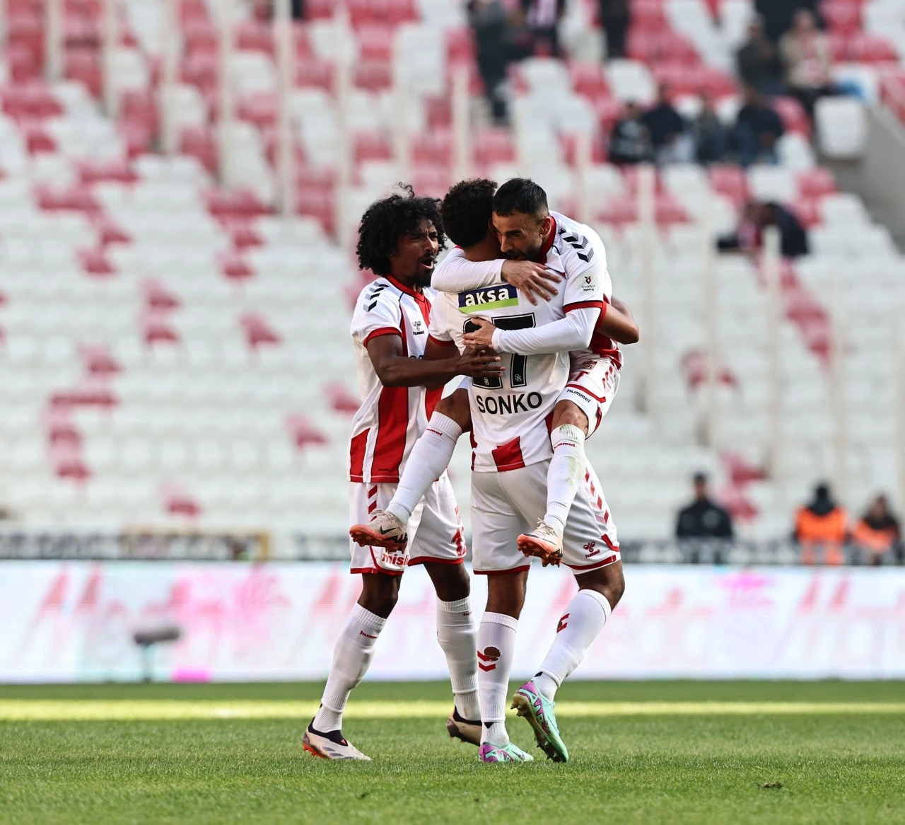 Sivasspor'u İpten Aldı! Noah Sonko Gol Sayısını 2 Yaptı