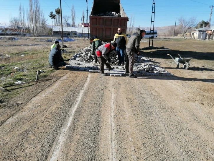 Ulaş'ta Parke Taşları Döşenmeye Devam Ediyor