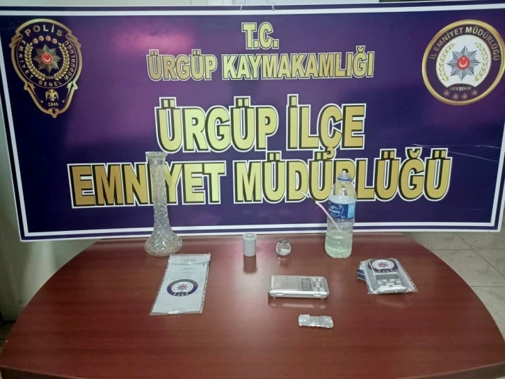 Uyuşturucu Ticareti Yapan 2 Kişi Yakalandı