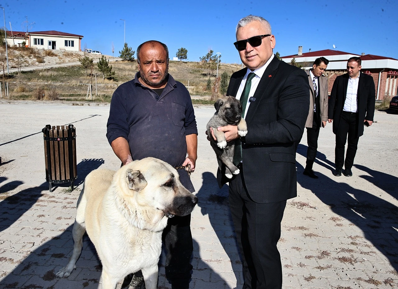 Validen Çiftliğe Ziyaret: "Önemli Bir Miras...''