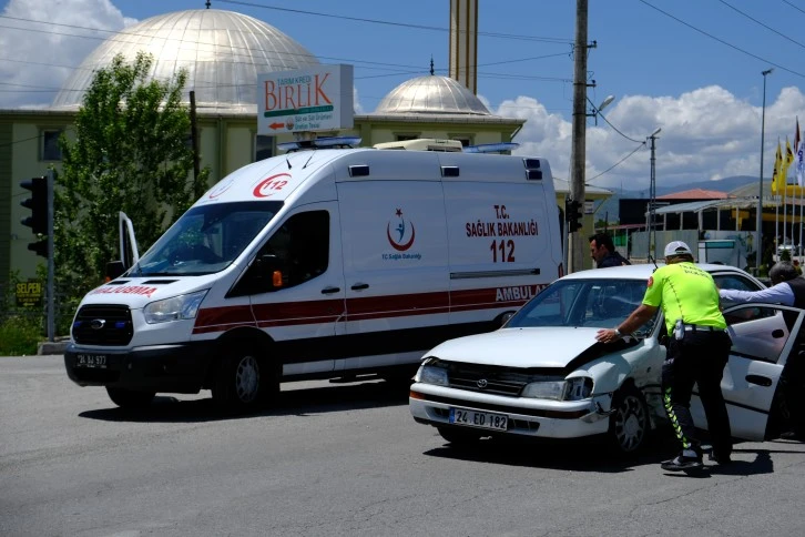 Yaşanan Trafik Kazalarında 6 Kişi Yaralandı